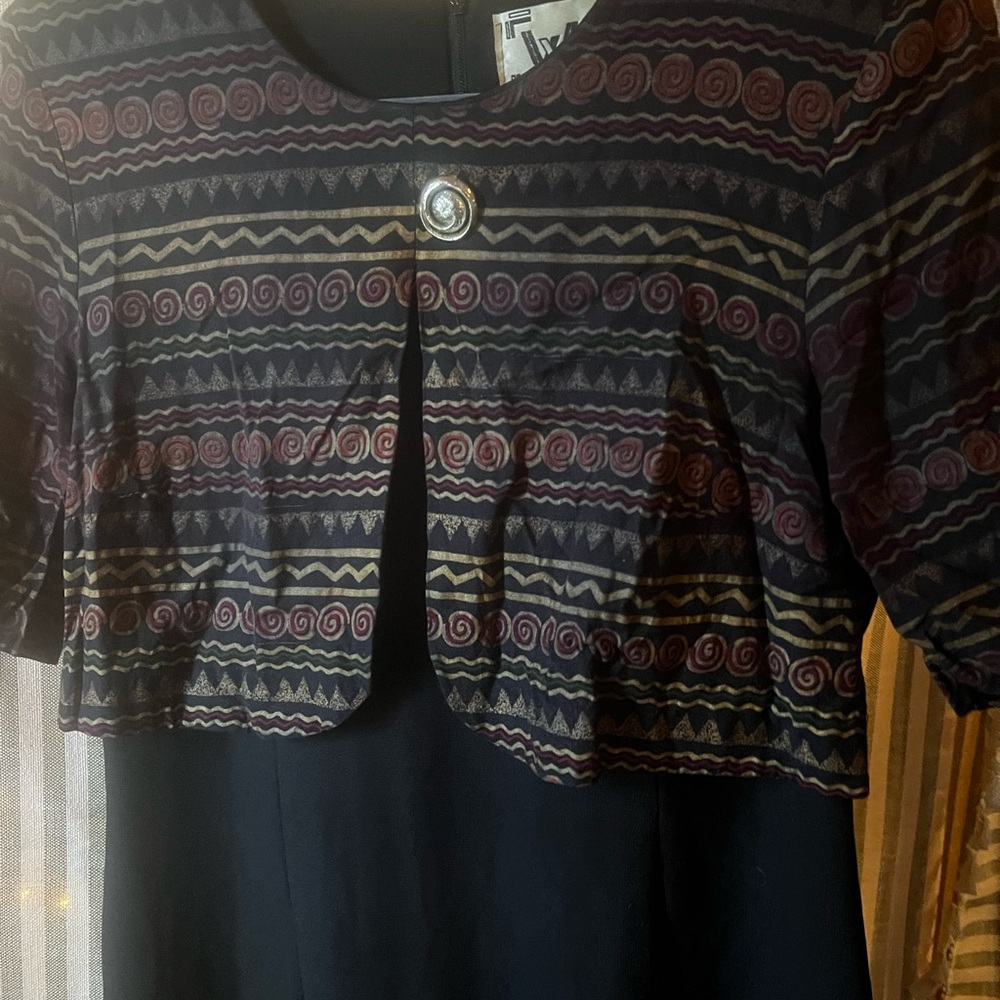 Chic Black Dress With Patterned Jacket - image 2